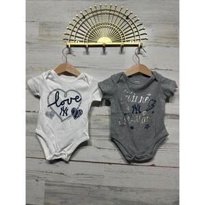Gen2 MLB New York Yankees Bodysuit Set Baby 3-6M Gray White Graphic‎ 2pk EUC